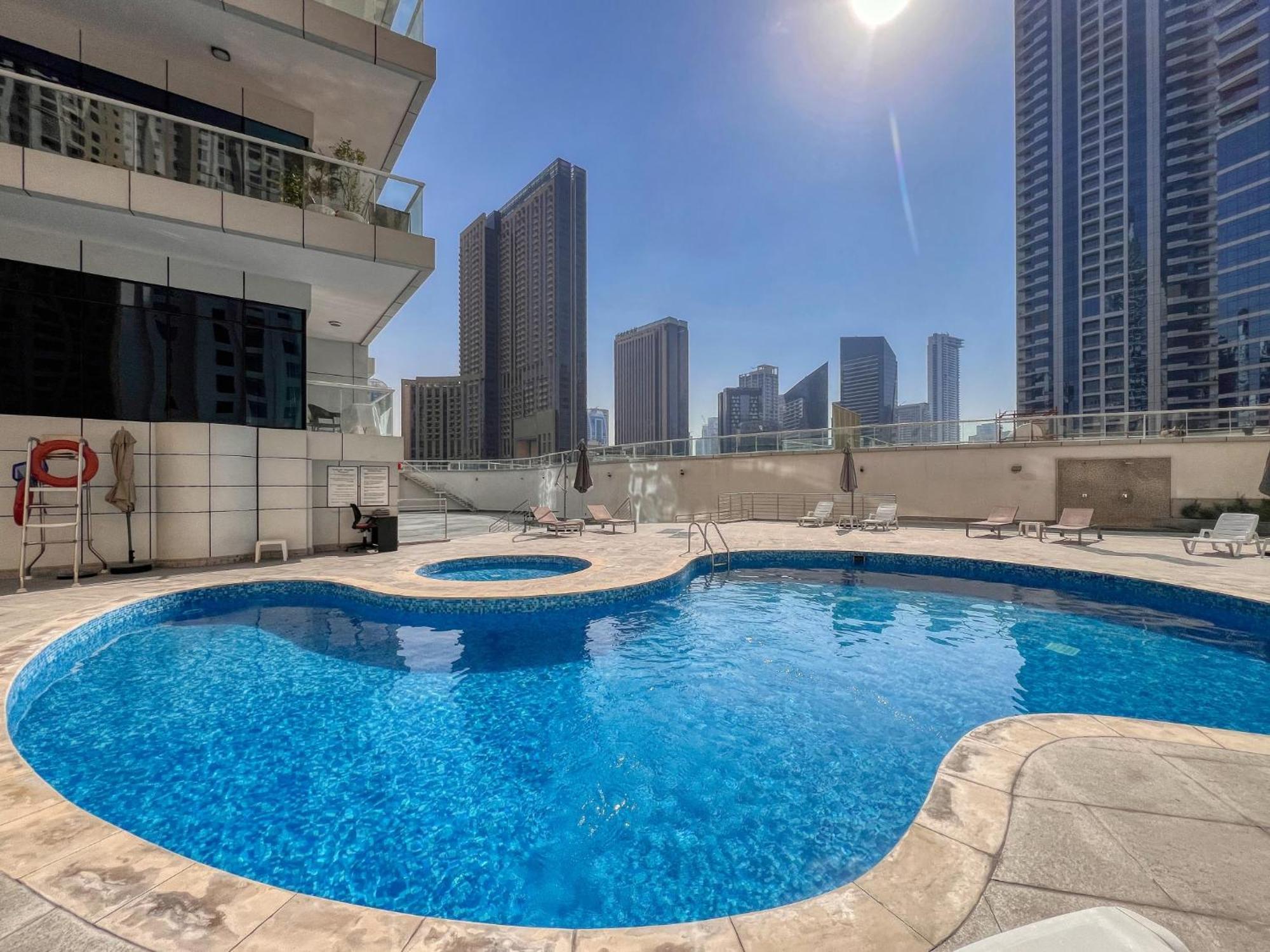 Lovely Unit With Marina View Villa Dubái Exterior foto